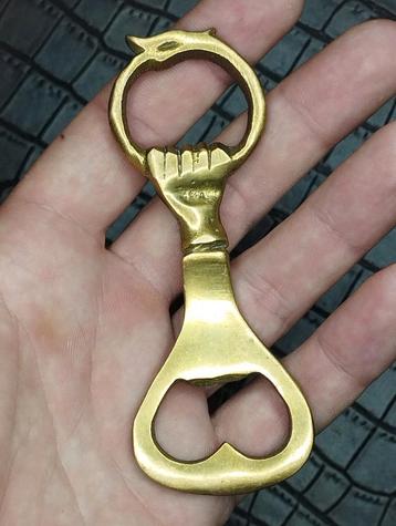zeldzame bronzen vintage flesopener beschikbaar voor biedingen