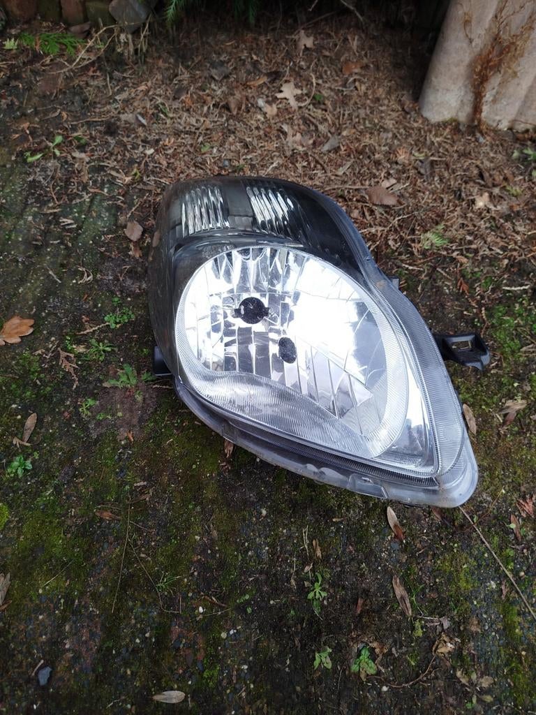 Toyota Yaris (2010) Koplamp Rechts - Goed Onderdeel, Ophalen of Verzenden, Gebruikt, Toyota