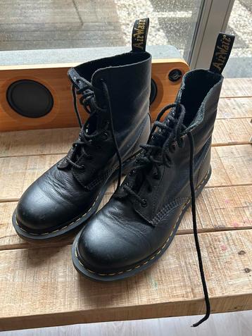 Mooie paar Dr Martens maat 40.5 beschikbaar voor biedingen