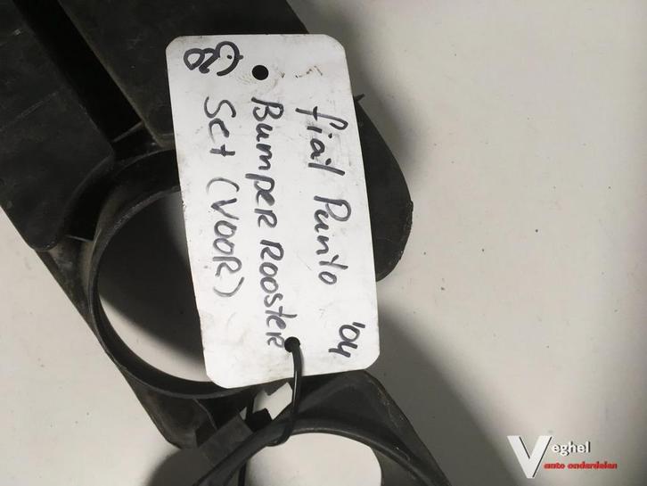 Fiat Punto bumperroosterkapjes 2 set 2004, Auto-onderdelen, Overige Auto-onderdelen, Gebruikt, Ophalen of Verzenden