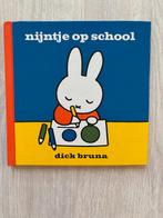 Nijntje op school - Dick Bruna, Boeken, Ophalen of Verzenden, Zo goed als nieuw, Dick Bruna