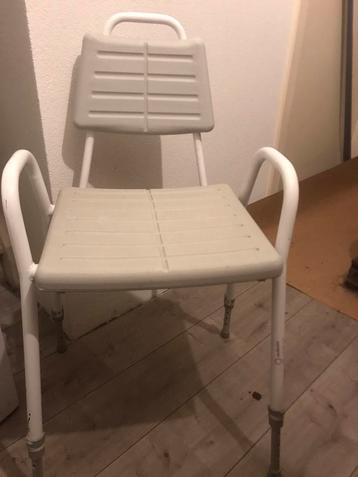 Douche stoel  beschikbaar voor biedingen