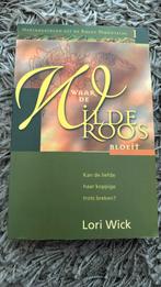 L. Wick - Waar de wilde roos bloeit, Boeken, Ophalen of Verzenden, Zo goed als nieuw