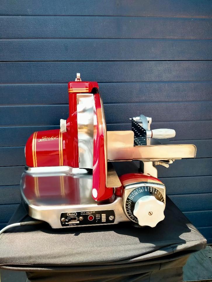 De perfecte bordeaux rode Berkel 834 snijmachine ., Huis en Inrichting, Keuken | Keukenbenodigdheden, Zo goed als nieuw, Ophalen