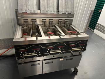 Henny Penny Friteuse 3 pannen Elektrisch met ingebouwde Pomp beschikbaar voor biedingen