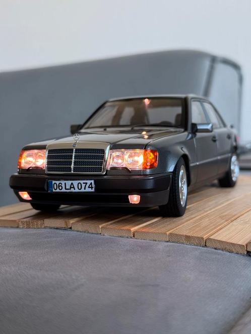 Mercedes Benz E500 W124 1:18, Hobby en Vrije tijd, Modelauto's | 1:18, Zo goed als nieuw, Auto, Norev, Ophalen of Verzenden