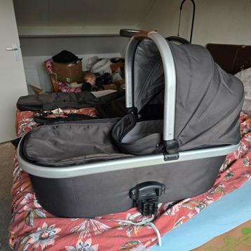 Complete Mutsy kinderwagen met veel accessoires  beschikbaar voor biedingen