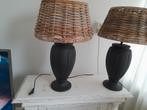 Twee mooie tafellampen  met rotan kappen, Huis en Inrichting, Lampen | Tafellampen, Minder dan 50 cm, Ophalen of Verzenden, Zo goed als nieuw
