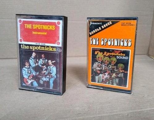 2 muziek cassettes van The Spotnicks, Cd's en Dvd's, Cassettebandjes, Gebruikt, Origineel, Rock en Metal, 2 t/m 25 bandjes, Ophalen of Verzenden