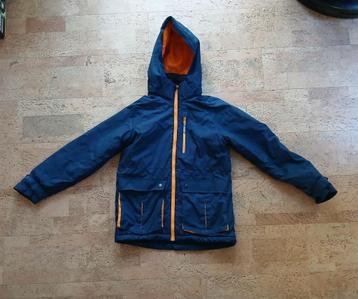 Blauwe jas winterjas jongen maat 158 -164 met capuchon beschikbaar voor biedingen