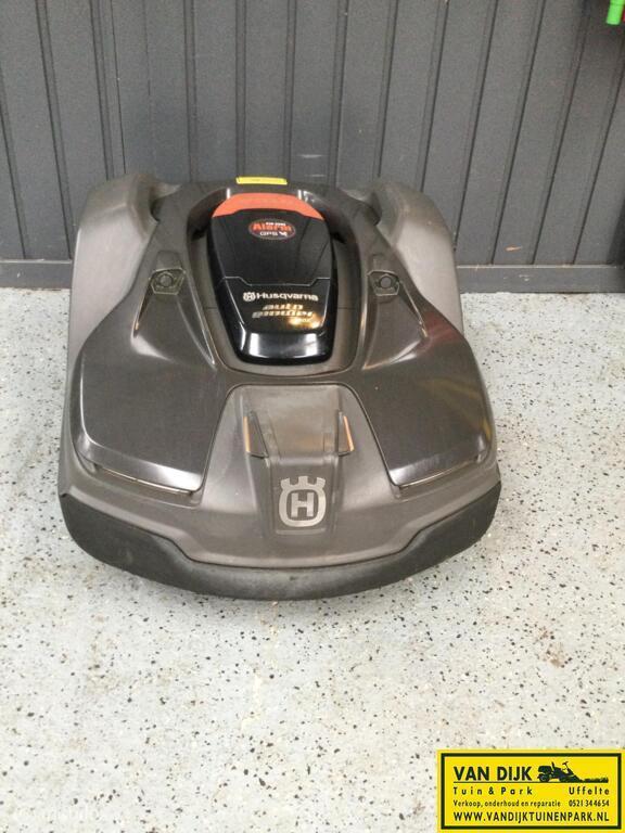 Husqvarna Automower 450X met beschermhuis, Tuin en Terras, Grasmaaiers, Gebruikt, Ophalen