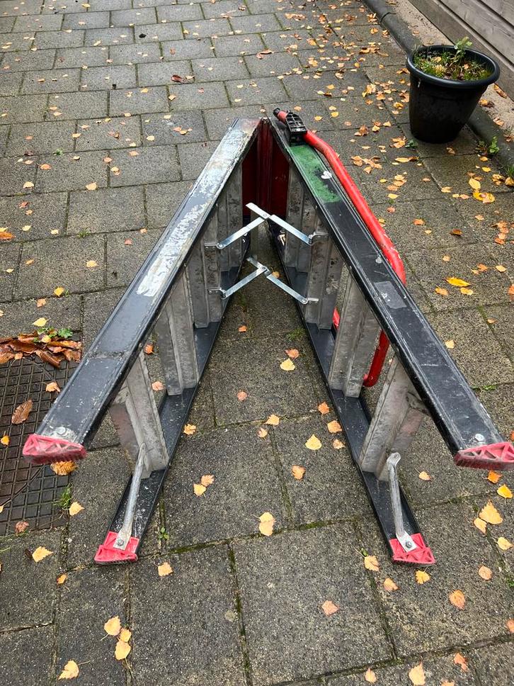 Gebruikte Trap - Opvouwbaar, Doe-het-zelf en Verbouw, Ladders en Trappen, Gebruikt, Trap, Minder dan 2 meter, Opvouwbaar of Inschuifbaar