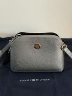 Tommy Hilfiger handtas | grijs zilver | nieuw tas, Sieraden, Tassen en Uiterlijk, Tassen | Schoudertassen, Ophalen of Verzenden