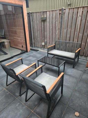 Tuinset, stoelen, bankje en tafel beschikbaar voor biedingen
