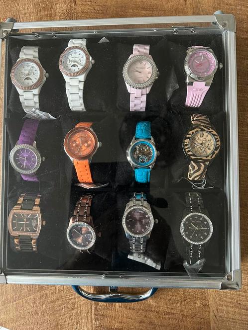 DAMES HORLOGES (12) DIVERSE MERKEN, Sieraden, Tassen en Uiterlijk, Horloges | Kinderen, Nieuw, Meisje, Overige kleuren, Ophalen of Verzenden