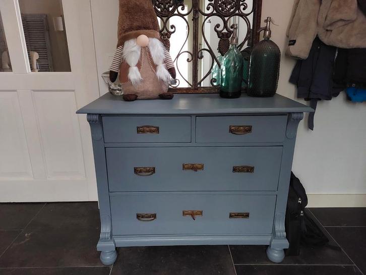 Blauw/grijze commode met lades, Huis en Inrichting, Kasten | Dressoirs, Gebruikt, 50 tot 100 cm, 25 tot 50 cm, Met lade(s), Grenenhout