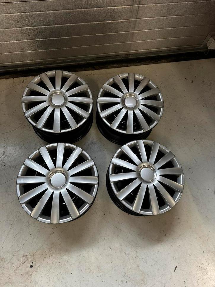 Audi velgen bijna als nieuw!, Auto-onderdelen, Banden en Velgen, Velg(en), Winterbanden, 16 inch, 225 mm, Personenwagen, Nieuw