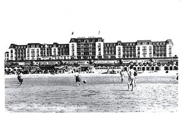 913703	Scheveningen	strand	1955	Grand Hotel	Gelopen met zege beschikbaar voor biedingen