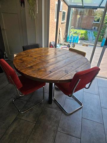 Massieve Eettafel - Handgemaakt beschikbaar voor biedingen