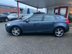 Volvo V40 5 122PK AUTOMAAT Momentum LED/Achteruirijcamera/wi, Euro 6, 4 cilinders, 700 kg, Blauw