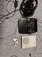 Xbox One S + Logitech Stuur/Pedalen (Force Feedback), Online, Gebruikt, 1 speler, Racen en Vliegen