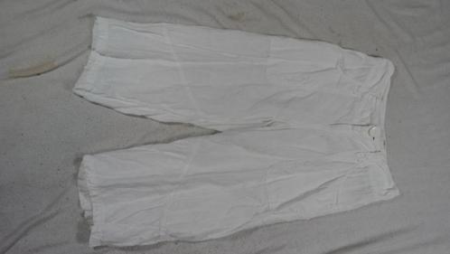 leuke witte 3/4e broek. 100% linnen Mt 40 Merk Vero Moda, Kleding | Dames, Broeken en Pantalons, Zo goed als nieuw, Maat 38/40 (M)