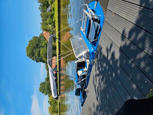 Vissers/plezierboot met trailer en huif, Watersport en Boten, Motorboten en Motorjachten, Gebruikt, Polyester, Tot 6 meter, Benzine