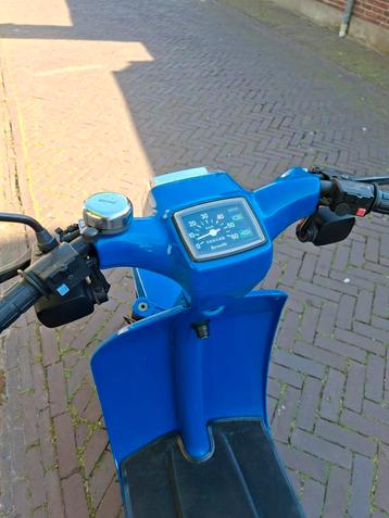 Te koop benelli bella snor scooter  bj 1983 beschikbaar voor biedingen