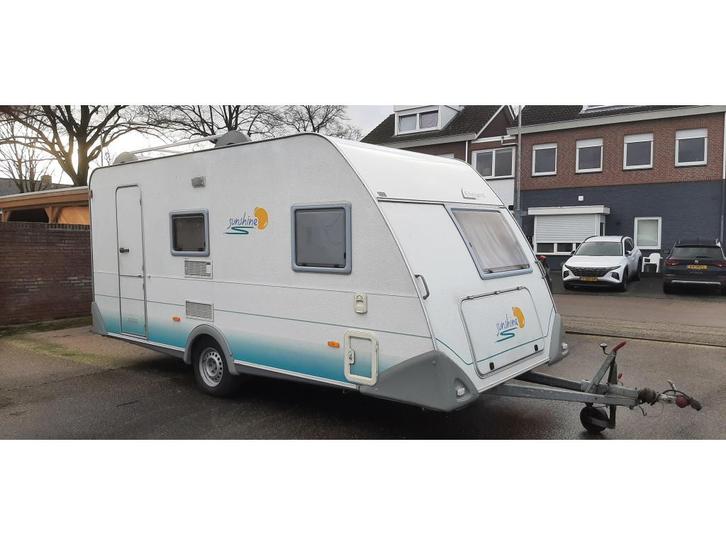 Eifelland Sunshine 440 tf BOVAG FRANS BED, Caravans en Kamperen, Caravans, Bedrijf, tot en met 4, 750 - 1000 kg, Treinzit, Eifelland