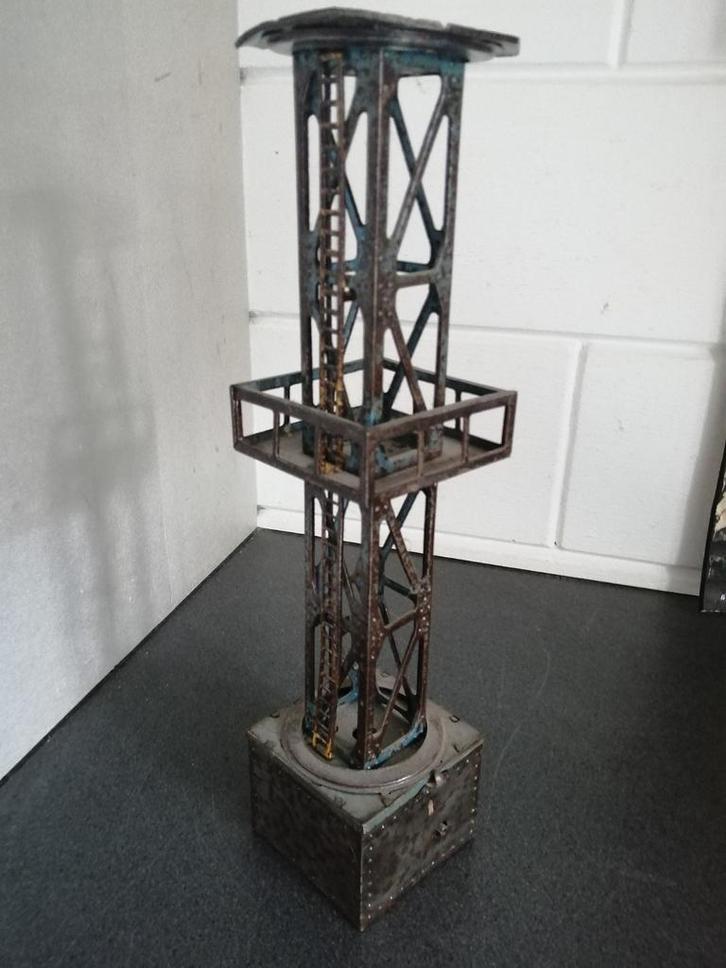 Zeer oude metalen industriële toren 40 cm hoog opkapper, Hobby en Vrije tijd, Modelbouw | Overige, Gebruikt, Groter dan 1:32, Ophalen of Verzenden