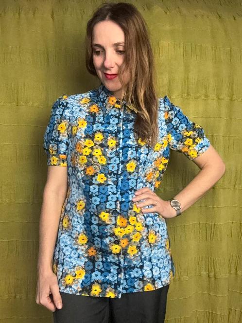 Vintage 70s blouse - blauw / geel - print - 38/M/medium, Kleding | Dames, Blouses en Tunieken, Gedragen, Maat 38/40 (M), Blauw