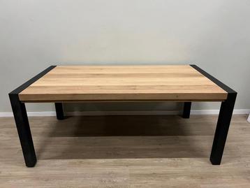 Brooklyn eettafel van Happy@home nu voor €500,- beschikbaar voor biedingen