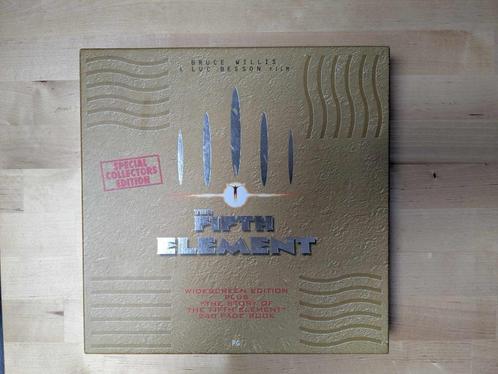 Fifth Element widescreen VHS collectors box, Cd's en Dvd's, VHS | Film, Zo goed als nieuw, Science Fiction en Fantasy, Ophalen of Verzenden