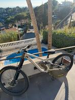 DH BIKE 26 inch, Fietsen en Brommers, Fietsen | Crossfietsen en BMX, Ophalen of Verzenden, Zo goed als nieuw, Staal, 24 inch of meer