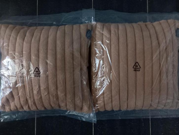 Sierkussens luxe ribstof 45x45 decoratief kussen 2 st nieuw!, Huis en Inrichting, Woonaccessoires | Kussens, Nieuw, Overige kleuren