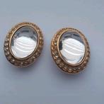 Vintage oorclips van YSL, Sieraden, Tassen en Uiterlijk, Oorbellen, Ophalen of Verzenden, Zo goed als nieuw, Goud, Overige materialen