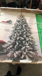 Mooie kerstboom met sneeuw, Diversen, Kerst, Ophalen, Zo goed als nieuw