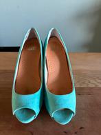 Zeeblauw/groene suède peeptoe pump mt 40 - één keer gedragen, Ophalen of Verzenden, Zo goed als nieuw, Blauw, Pumps