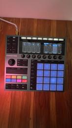 Native instruments machine plus, Muziek en Instrumenten, Ophalen, Zo goed als nieuw