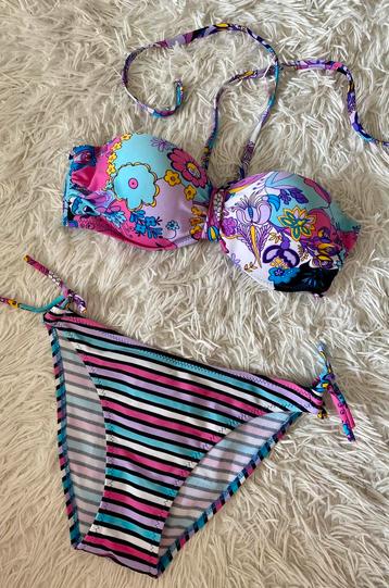 Schattige nieuwe bikini in maat 36 met cupmaat 75B beschikbaar voor biedingen