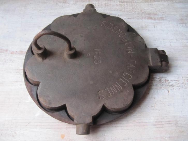 Antiek rond wafelijzer, Antiek en Kunst, Curiosa en Brocante, Ophalen of Verzenden