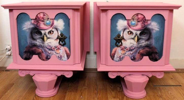 2 Roze nachtkastjes “Uiltje knappen”, brocante, eclectisch, Huis en Inrichting, Slaapkamer | Nachtkastjes, Zo goed als nieuw, 55 tot 70 cm