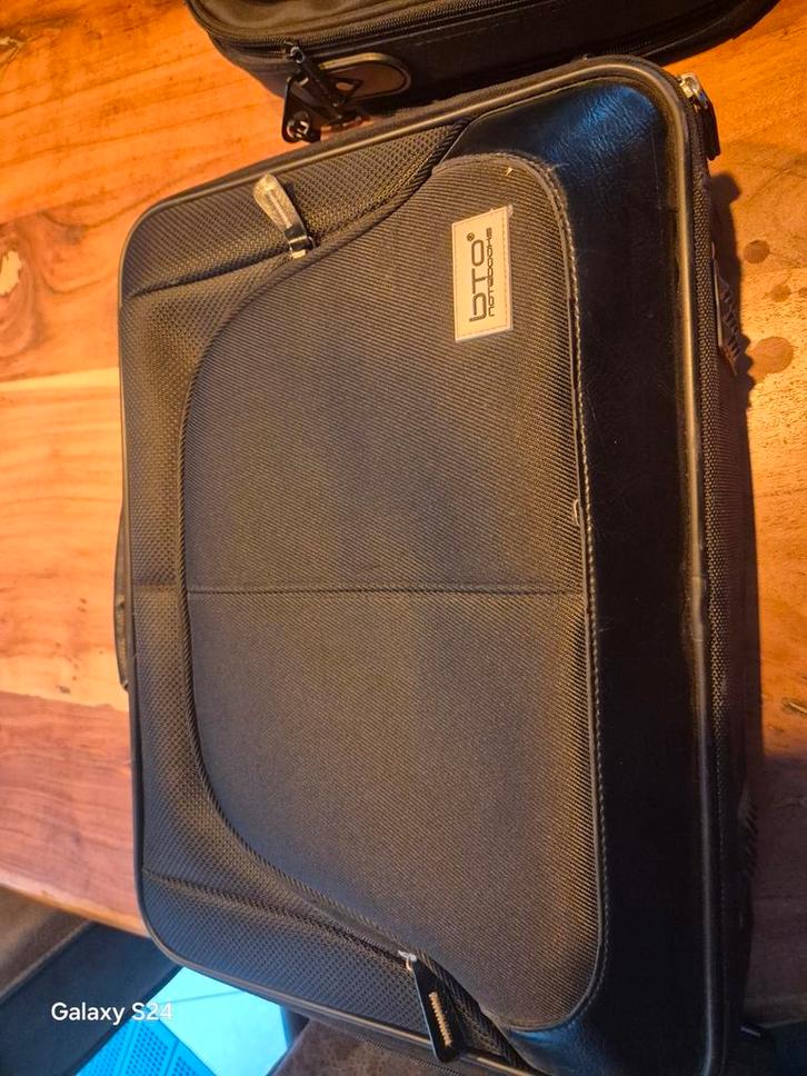 Laptoptassen - Diverse merken, Computers en Software, Laptoptassen, Gebruikt, Ophalen of Verzenden