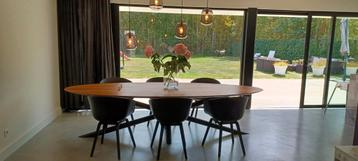 Goossens ovale eettafel notenhout 300x130cm beschikbaar voor biedingen