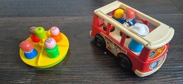 Fisher Price bus met draaimolen  beschikbaar voor biedingen