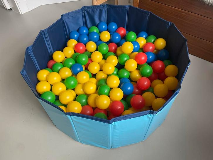 Opvouwbare ballenbak met héél veel ballen!, Kinderen en Baby's, Speelgoed | Overig, Gebruikt, Jongen of Meisje, Ophalen
