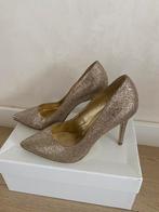 Pumps merk Michael Kors maat 37 1 keer gedragen dus nieuw, Pumps, Ophalen of Verzenden, Zo goed als nieuw, Overige kleuren