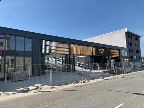Bedrijfsbox | garagebox  | Beveiligd | Elektrisch | Haarlem, Huizen en Kamers, Garages en Parkeerplaatsen, Noord-Holland