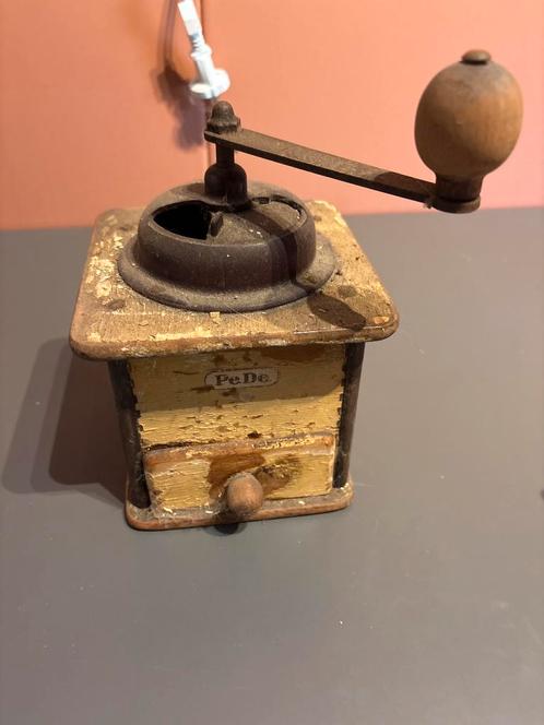 antieke houten koffiemolen van PeDe , Periode: ca. 1920–1940, Antiek en Kunst, Antiek | Keukenbenodigdheden, Verzenden