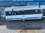 Hobby 560 KMFE-2015-met stapelbed, Airco, mover, douche,WC!!, Caravans en Kamperen, Bedrijf, 5 tot 6 meter, Rondzit, Dwars-stapelbed